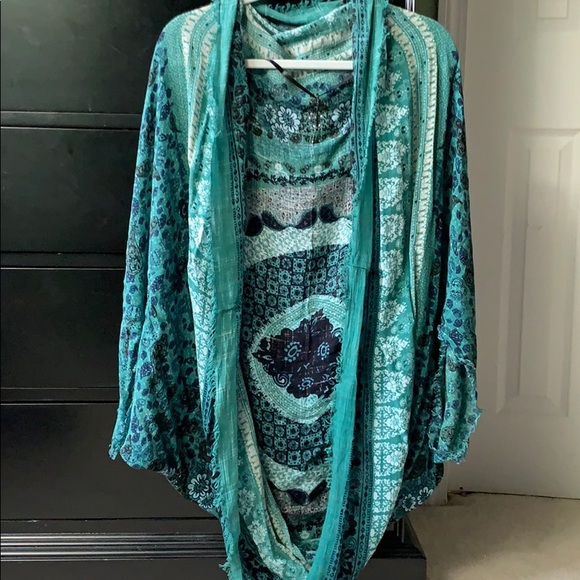 Shawl - Picture 2 of 2